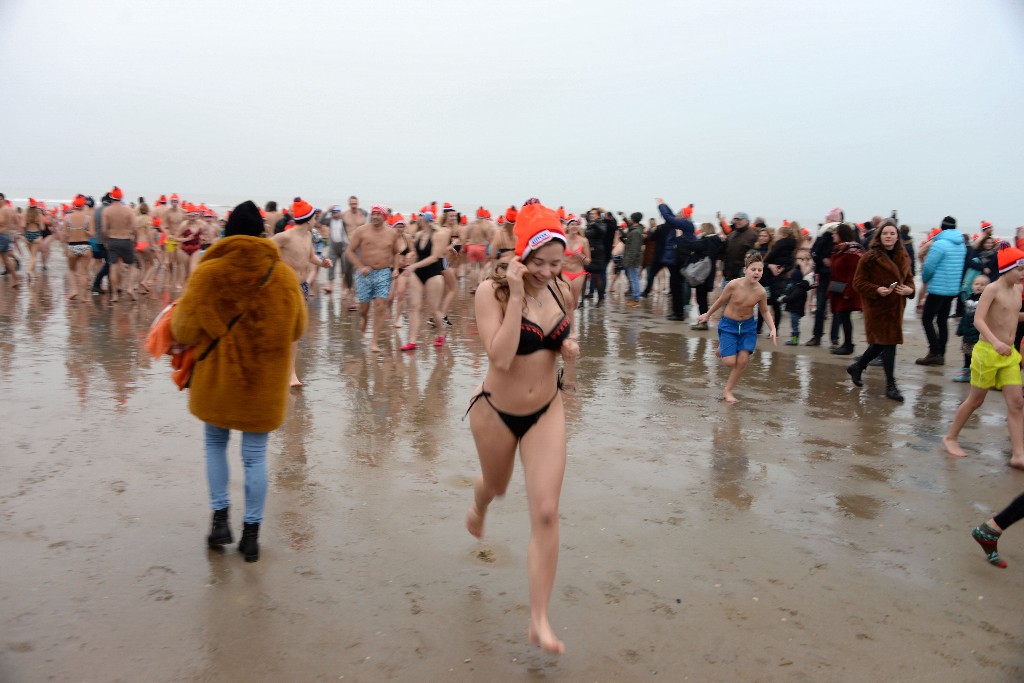 ../Images/Nieuwjaarsduik Nederzandt 2020 072.jpg